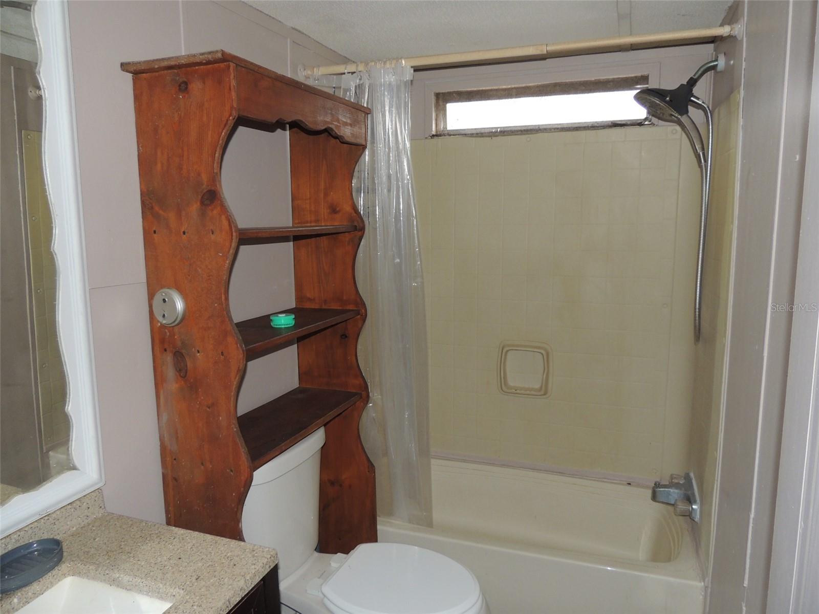 UNIVERSITY ESTATES - Residential