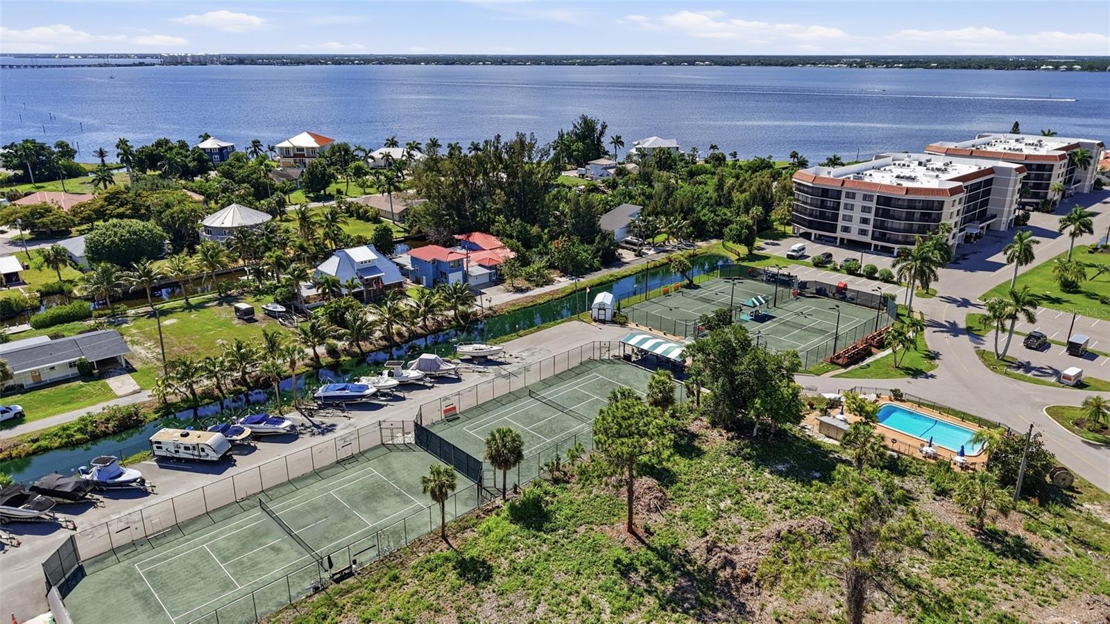 EMERALD POINTE VILLAS PH 02 - Residential