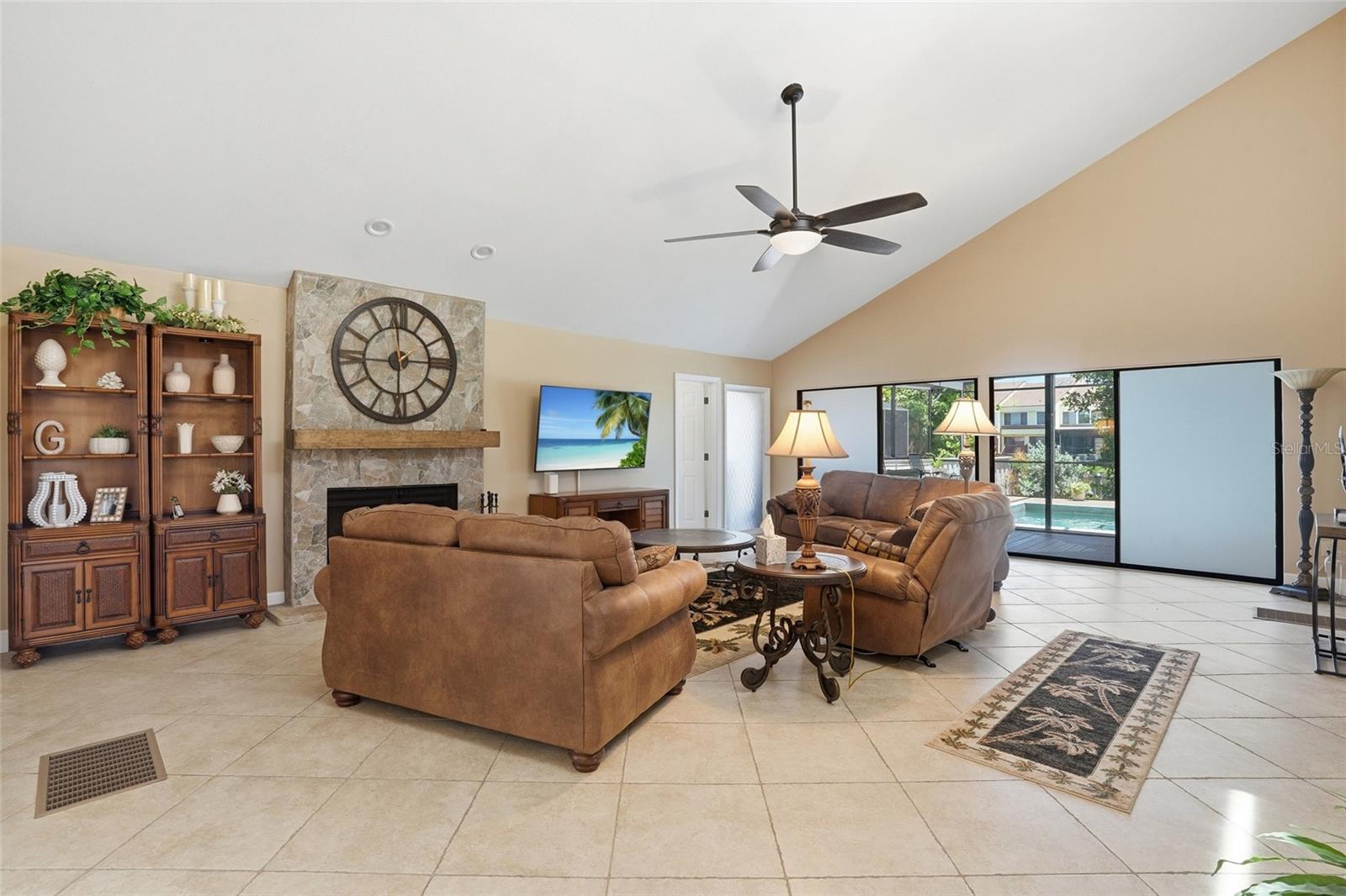 EMERALD POINTE VILLAS PH 02 - Residential