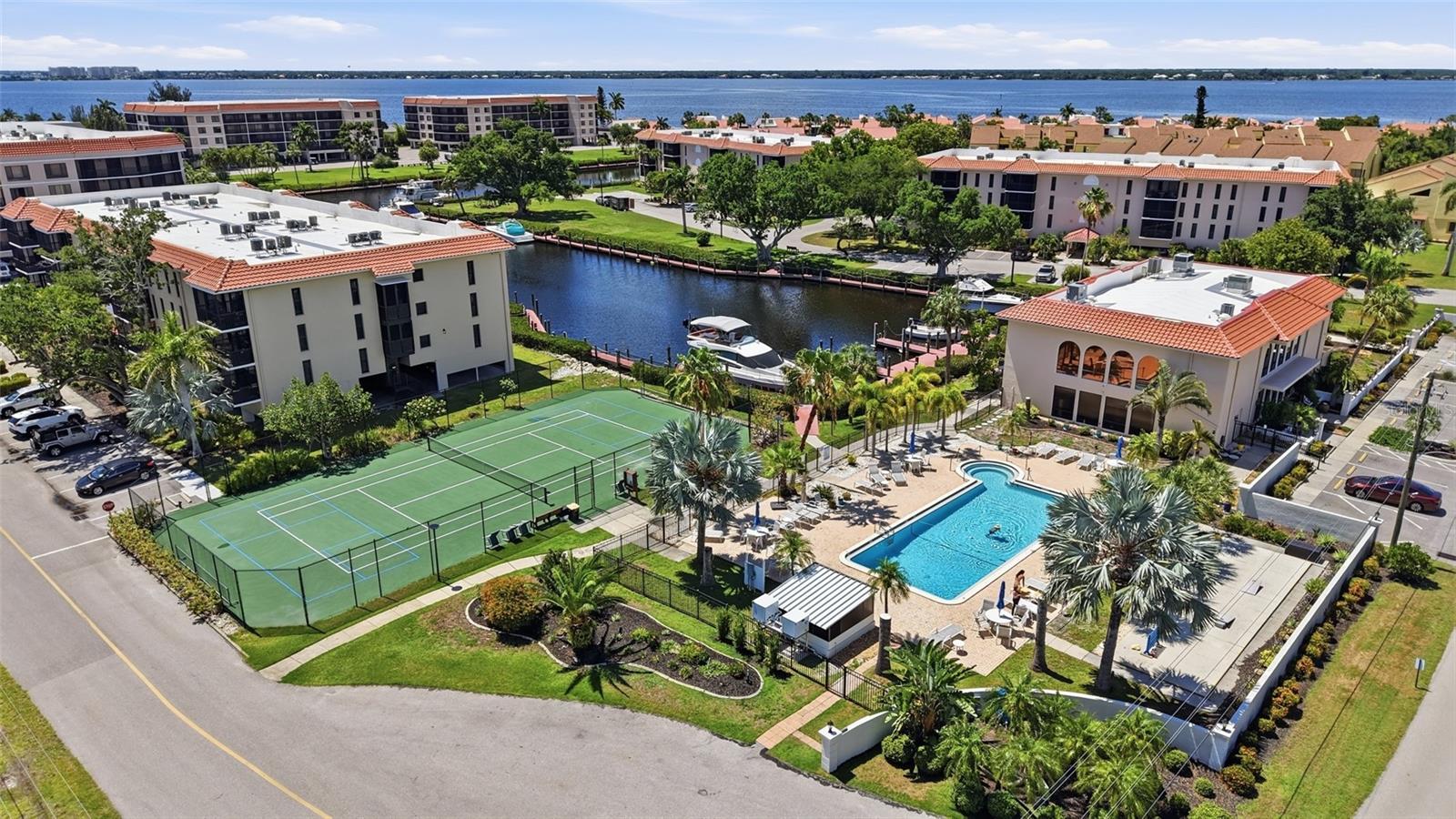 EMERALD POINTE VILLAS PH 02 - Residential