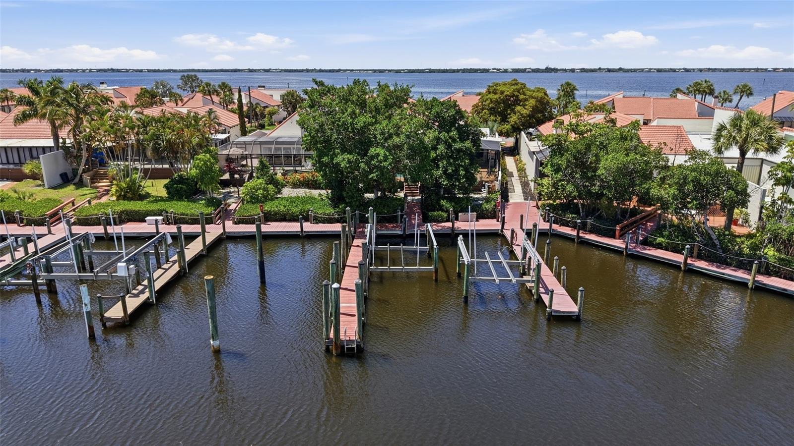 EMERALD POINTE VILLAS PH 02 - Residential