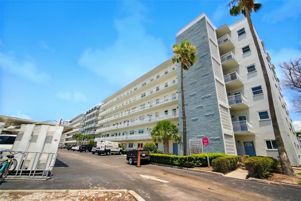 Photo of 5925 Shore Boulevard S #611, Gulfport, FL 33707 (MLS # TB8378570)