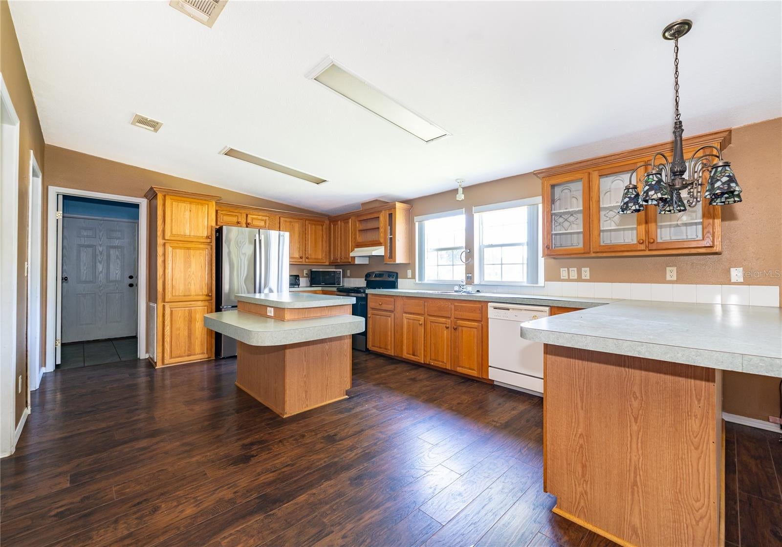 800 GEE CREEK COURT