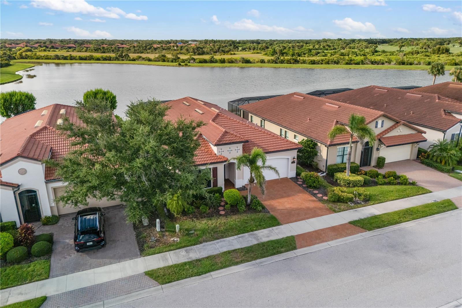 23823 WAVERLY CIRCLE