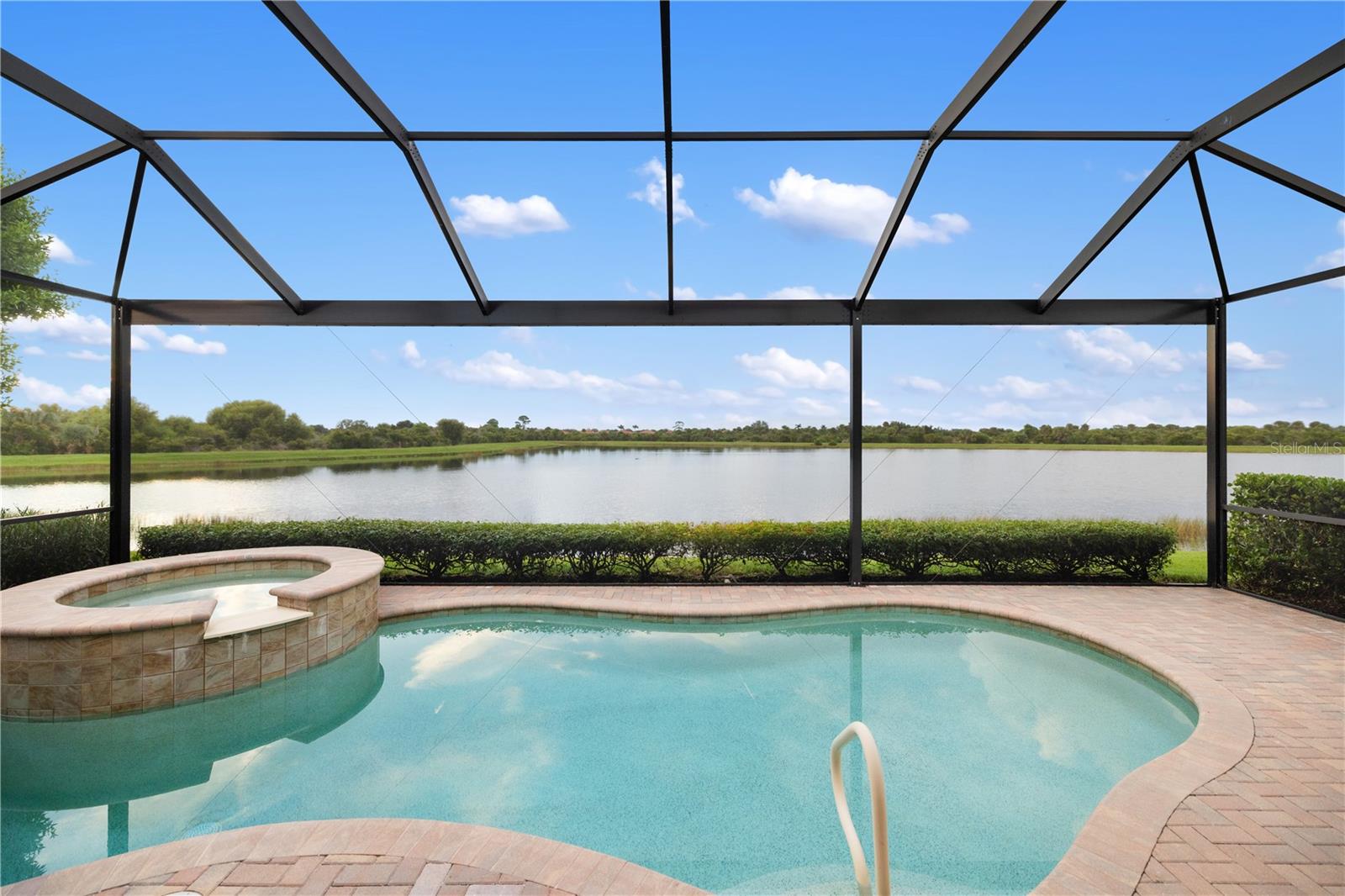 23823 WAVERLY CIRCLE