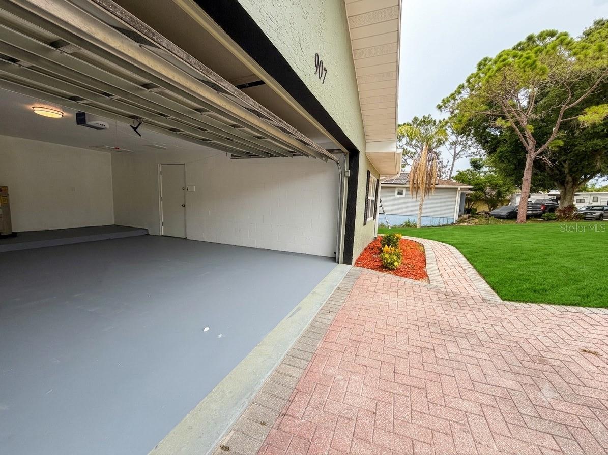 907 VALENTINA DRIVE