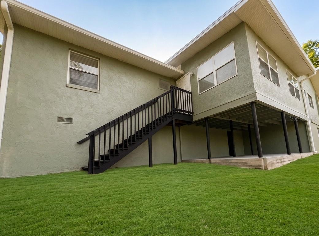 907 VALENTINA DRIVE
