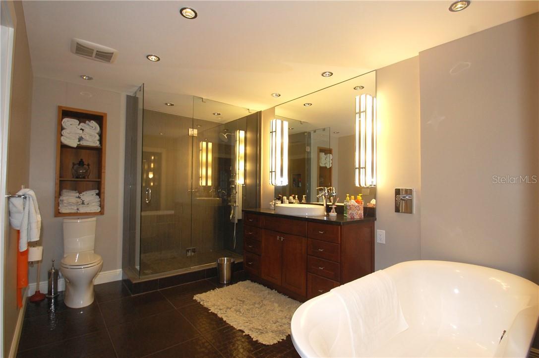 VILLA MIRADA - Residential Lease