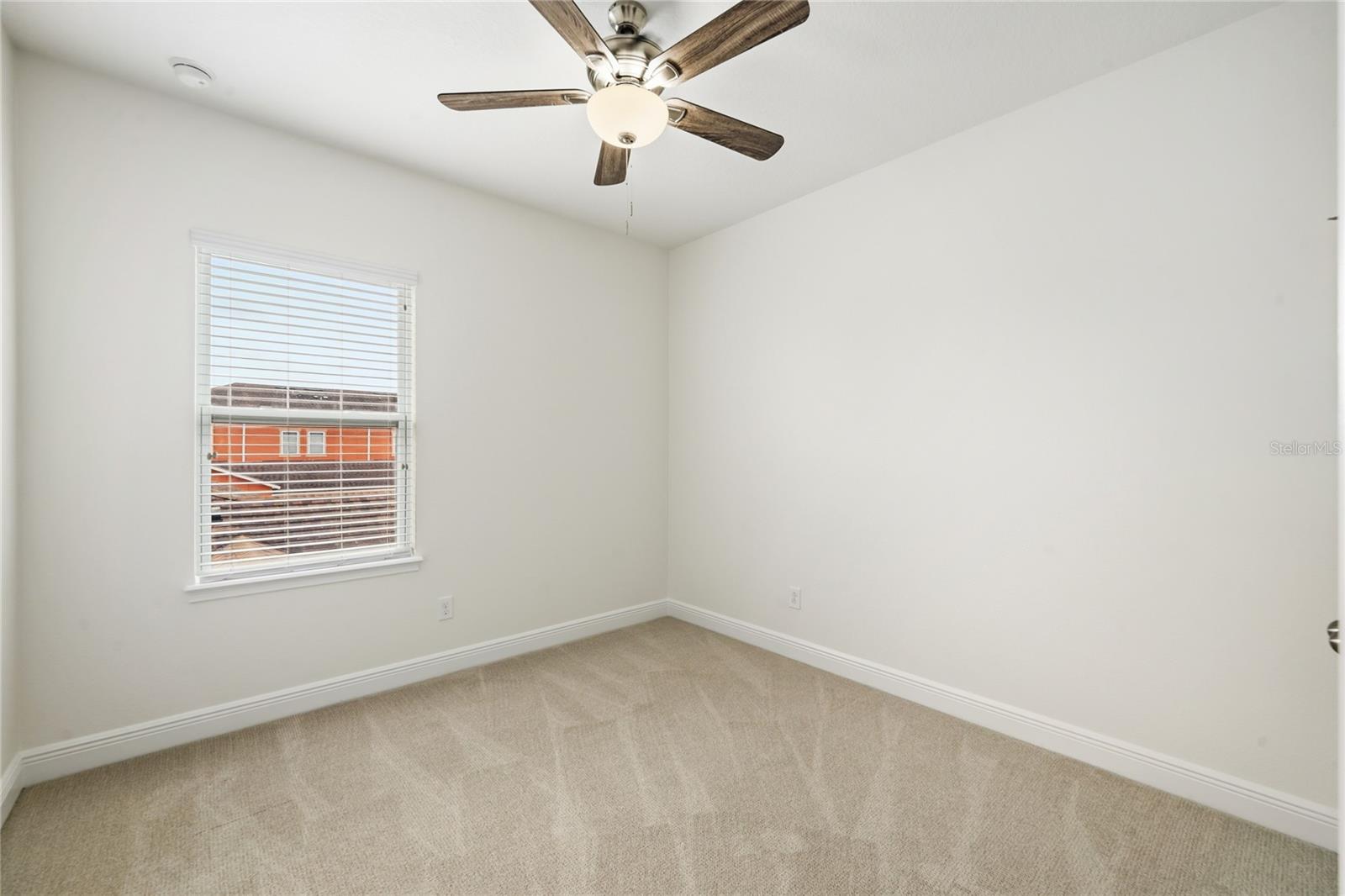 SAVANNAH PARK - Residential Lease