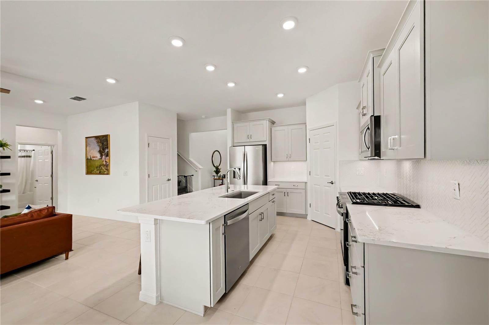 5752 SW 72ND COURT