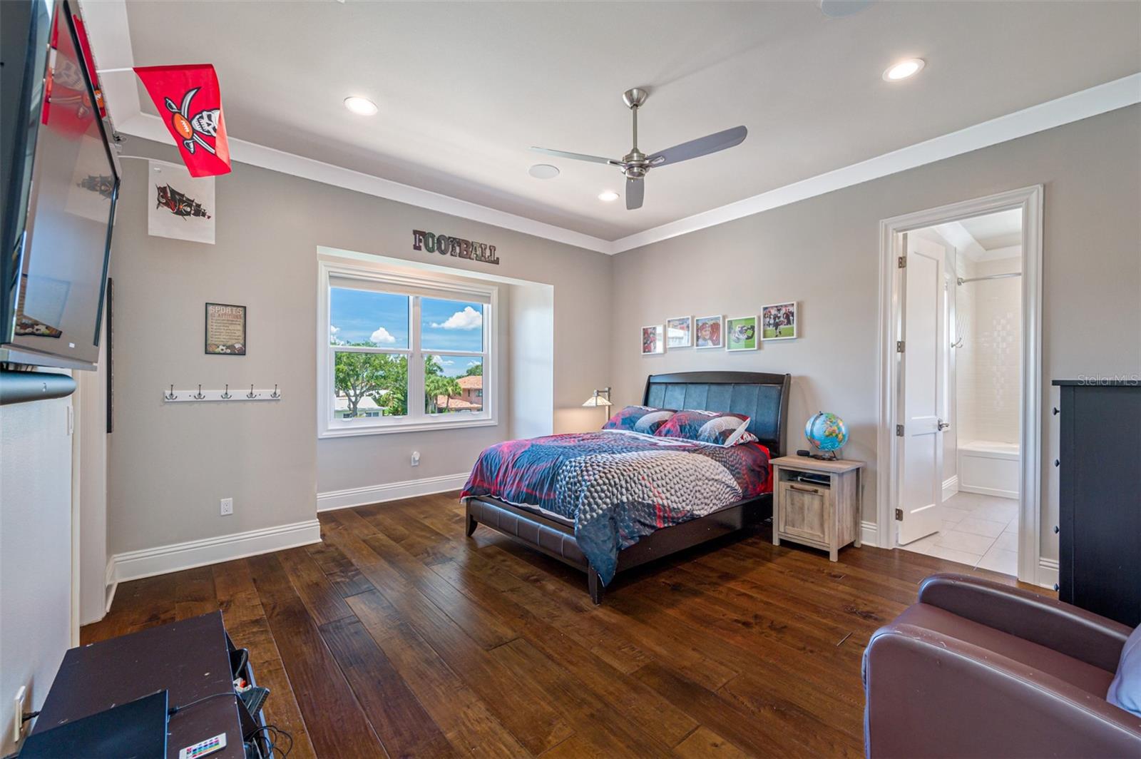 VENETIAN ISLES - Residential