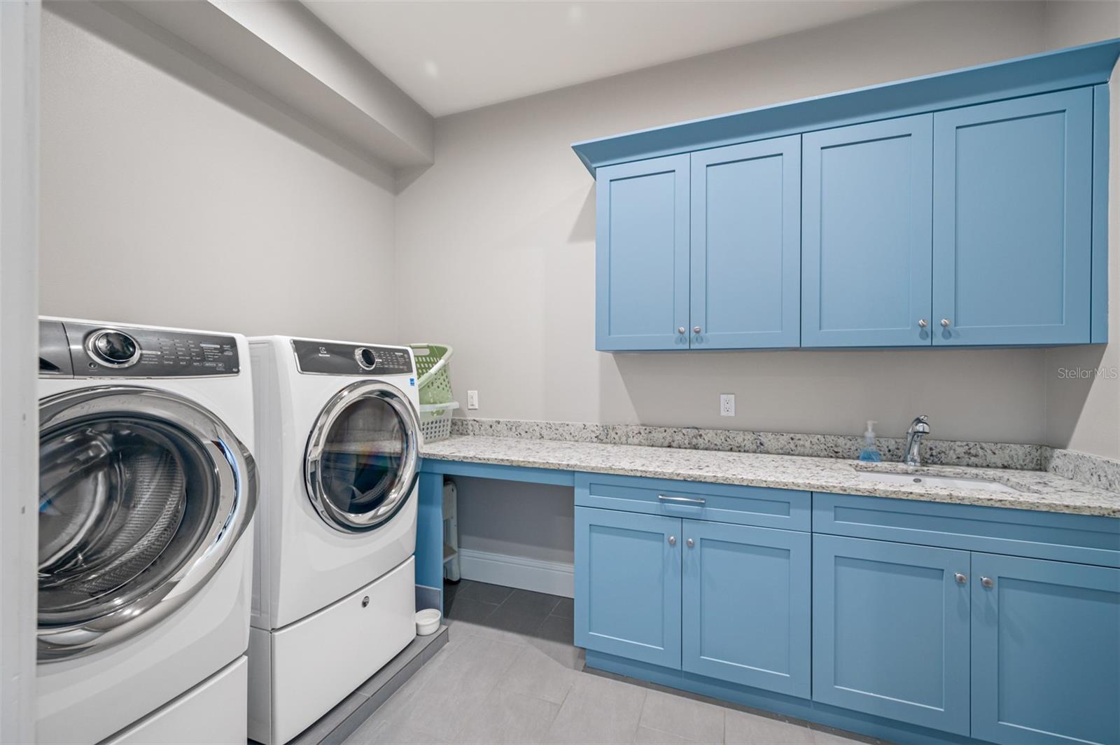 VENETIAN ISLES - Residential