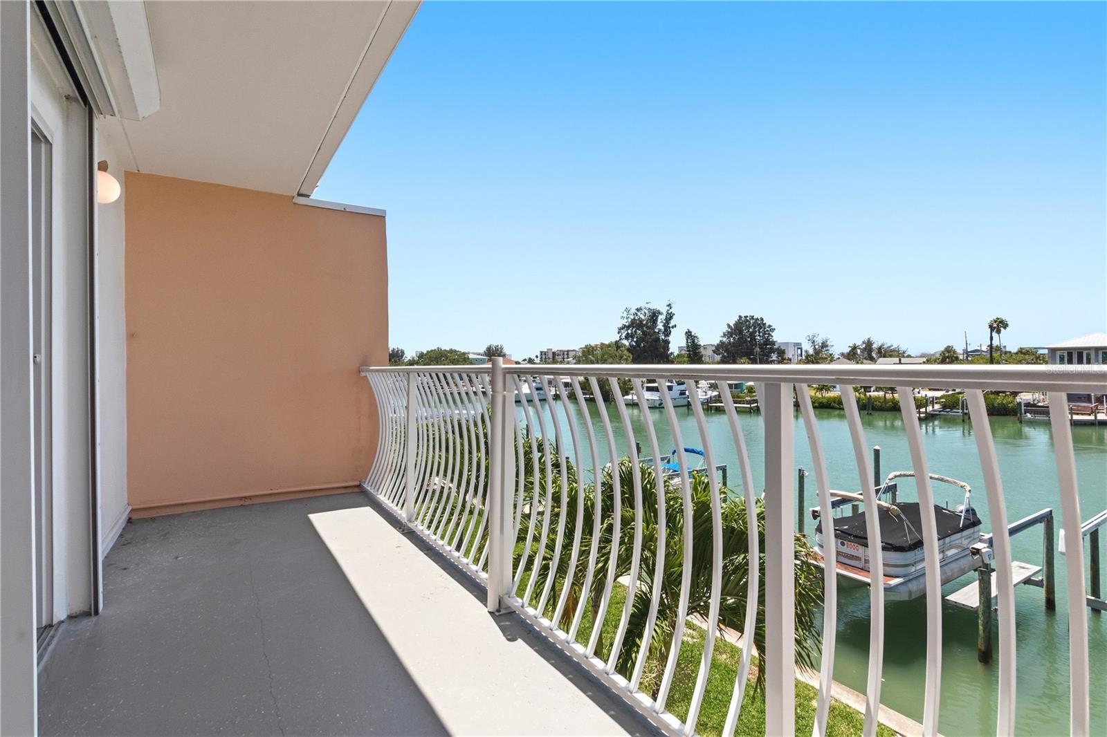 CAPRI LAGOONS CONDO - Residential