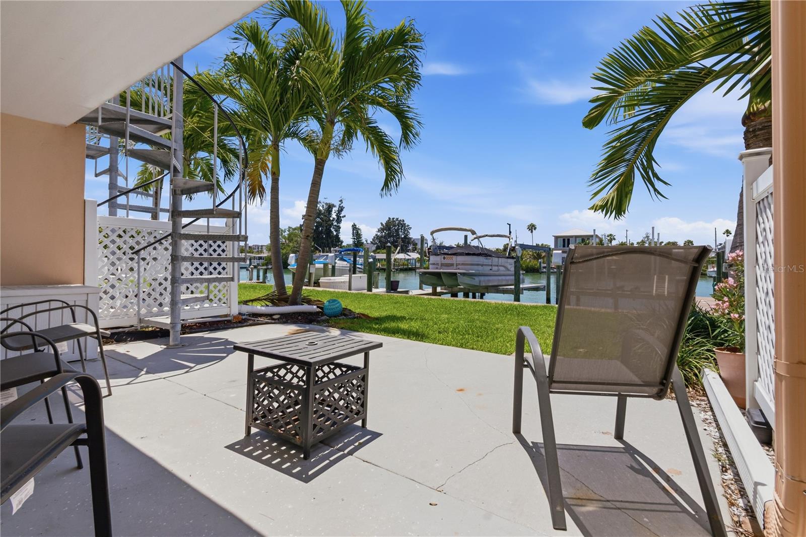 CAPRI LAGOONS CONDO - Residential