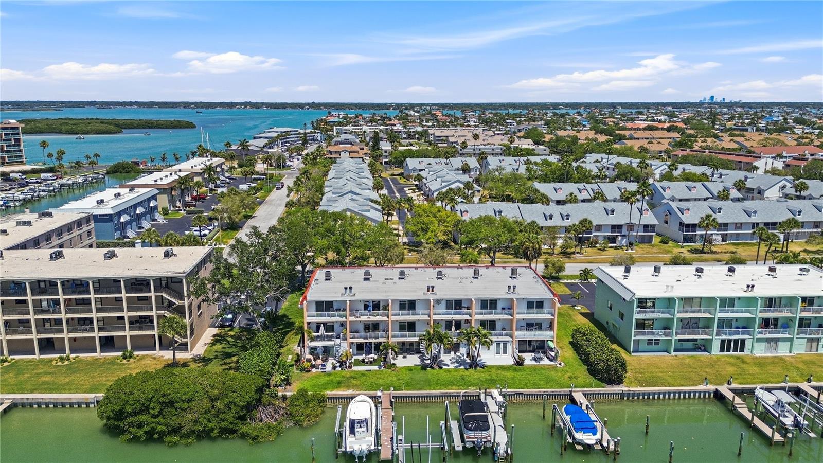 CAPRI LAGOONS CONDO - Residential