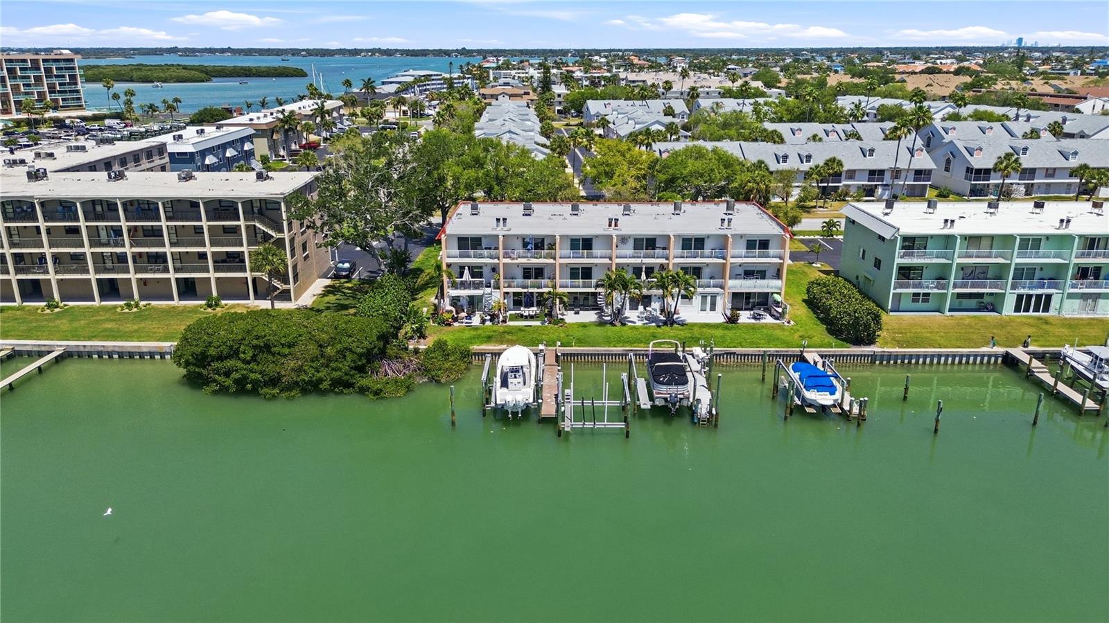 CAPRI LAGOONS CONDO - Residential