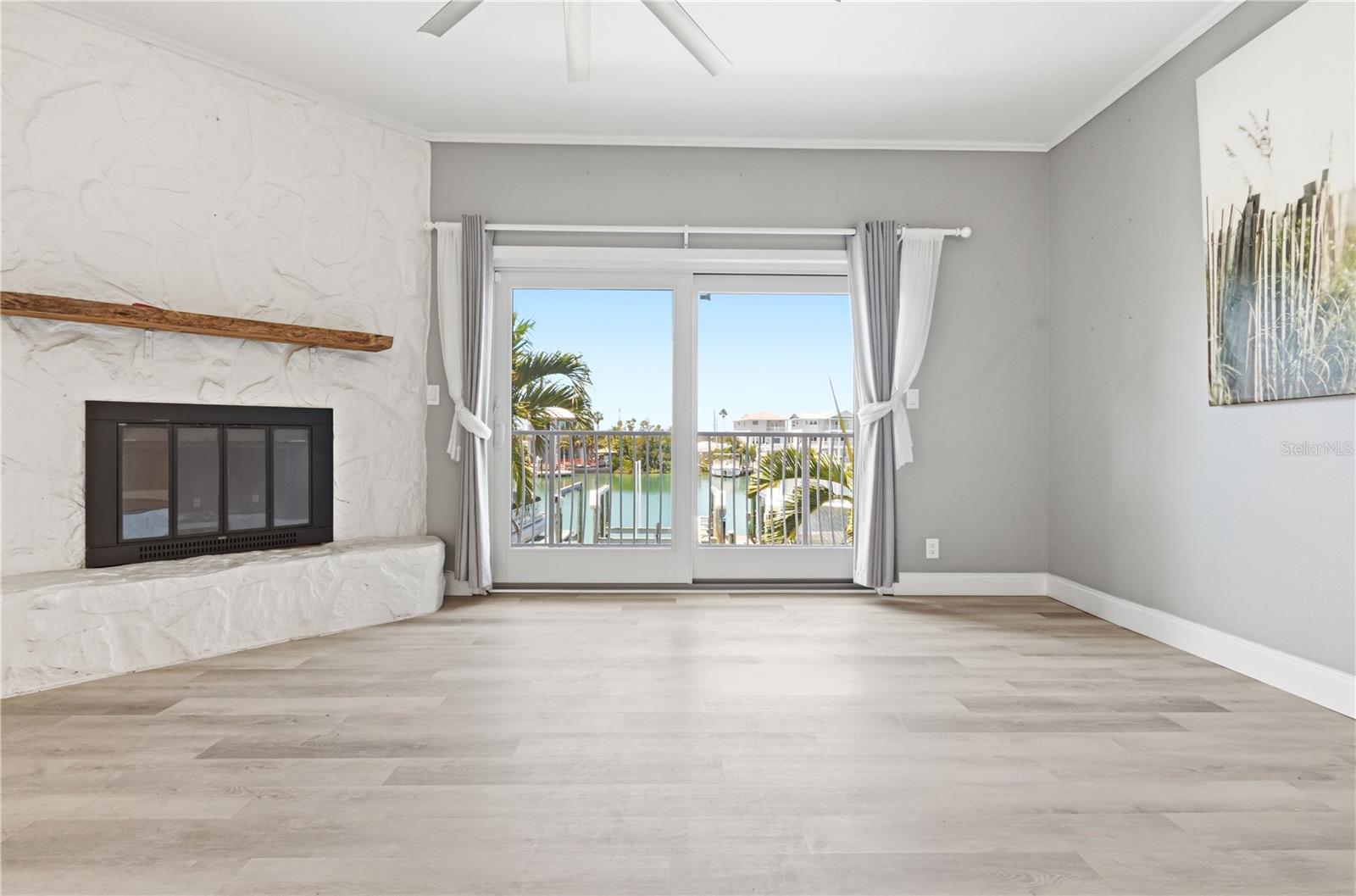 CAPRI LAGOONS CONDO - Residential