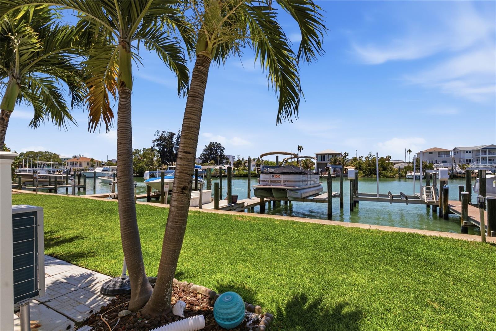 CAPRI LAGOONS CONDO - Residential