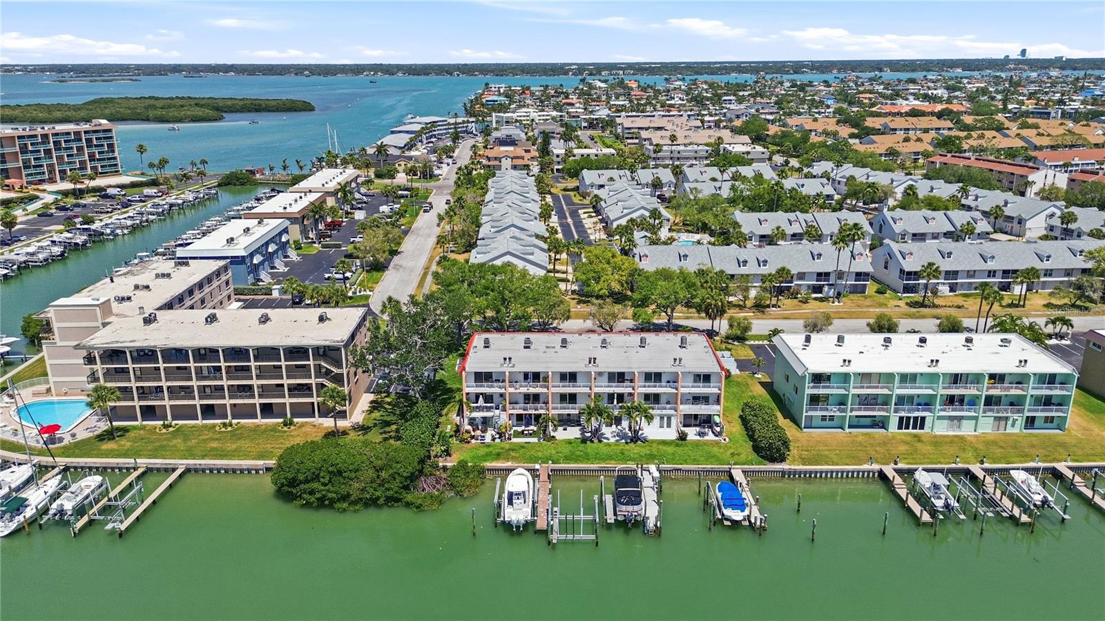 CAPRI LAGOONS CONDO - Residential