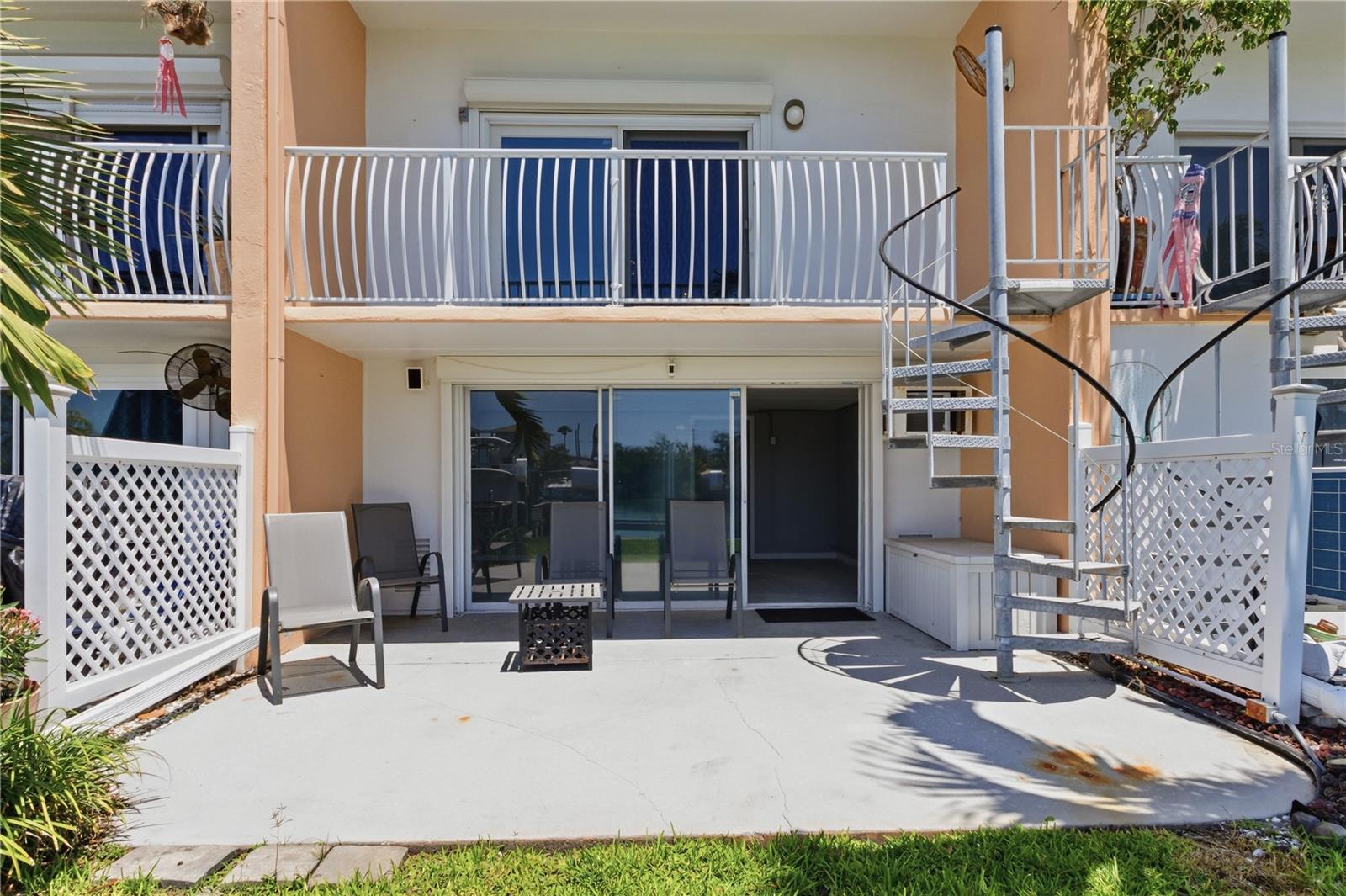CAPRI LAGOONS CONDO - Residential