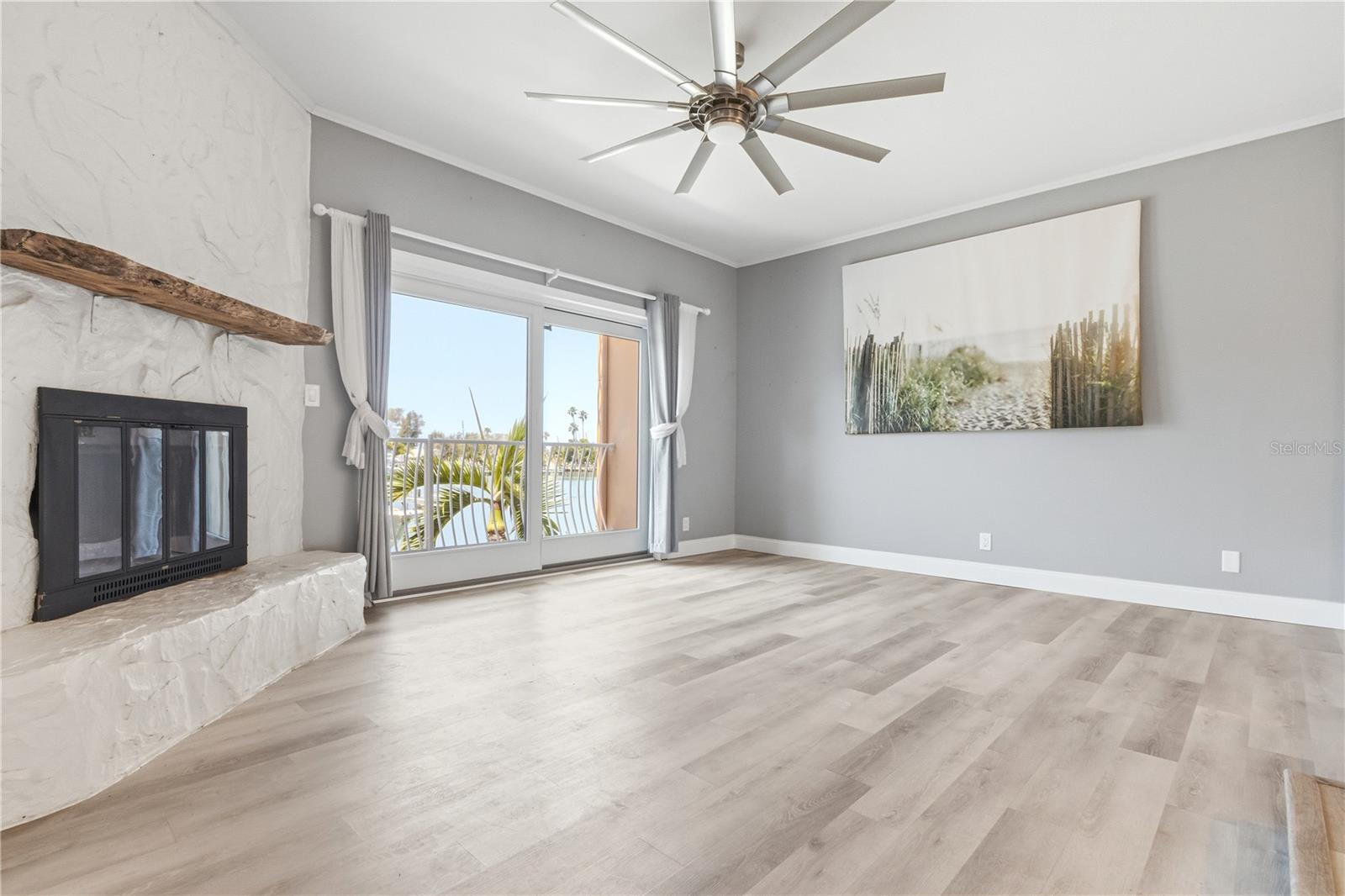 CAPRI LAGOONS CONDO - Residential