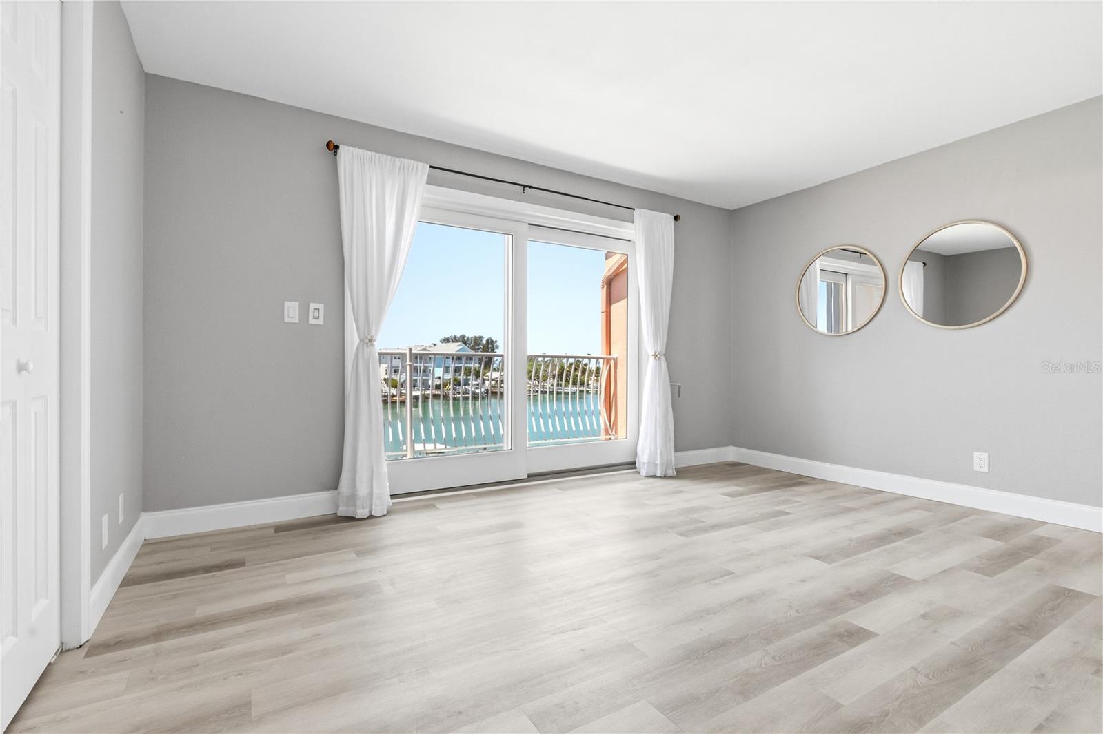 CAPRI LAGOONS CONDO - Residential