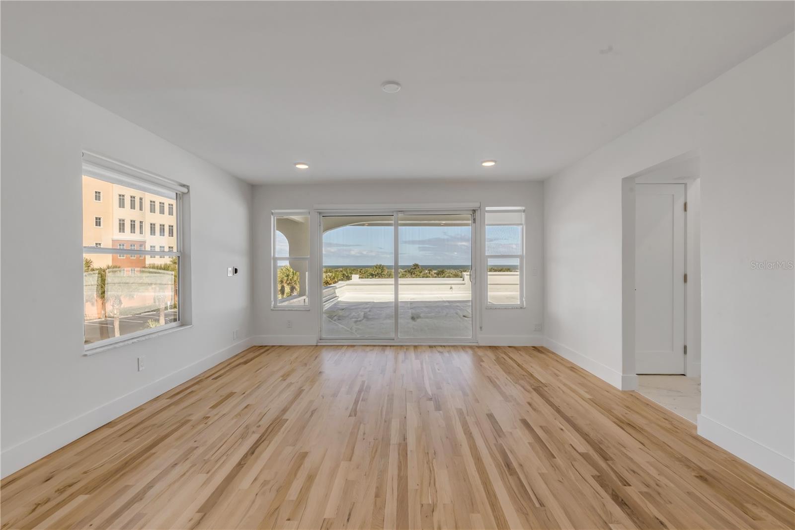 CORONADO SHORES - Residential