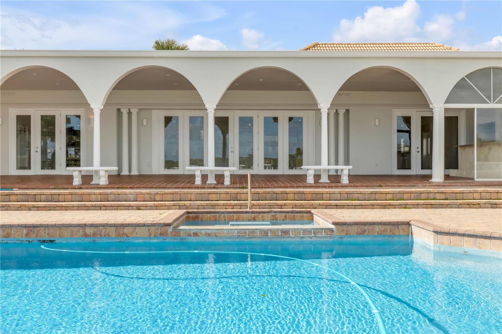 CORONADO SHORES - Residential