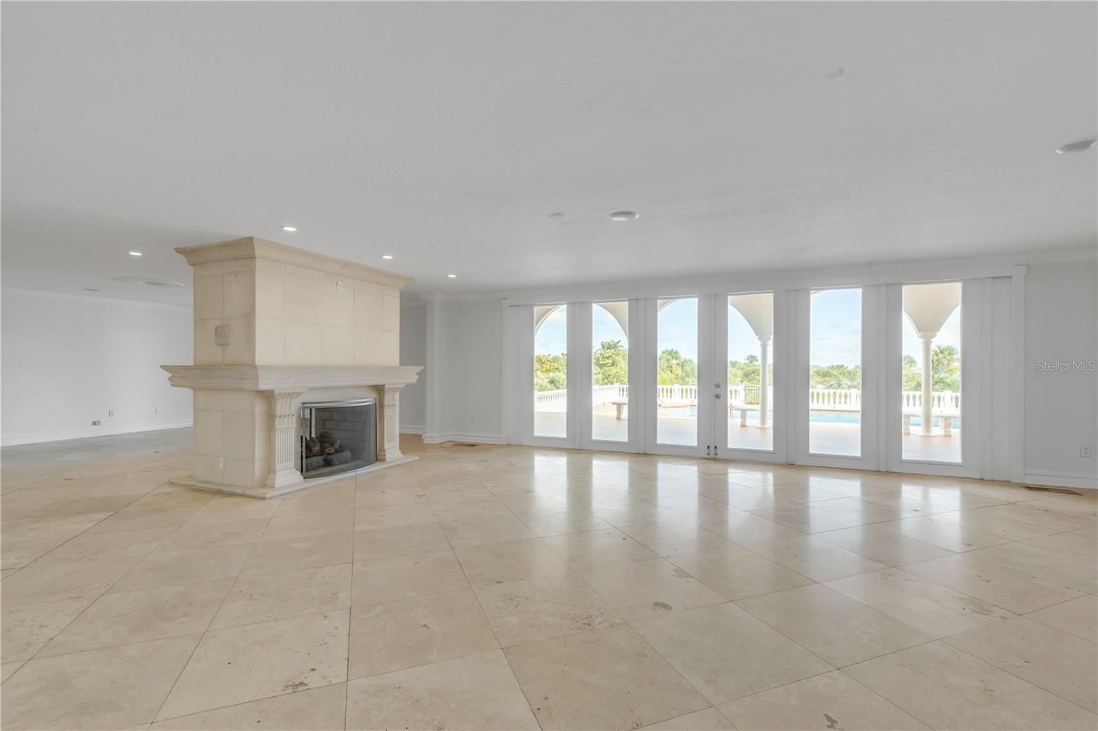 CORONADO SHORES - Residential