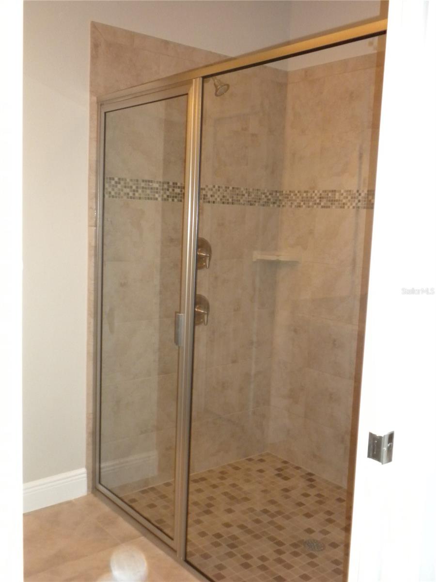 GREEN VALLEY TOWNHOMES, GROVELAND - Residential Lease