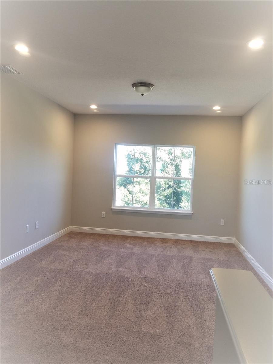 GREEN VALLEY TOWNHOMES, GROVELAND - Residential Lease