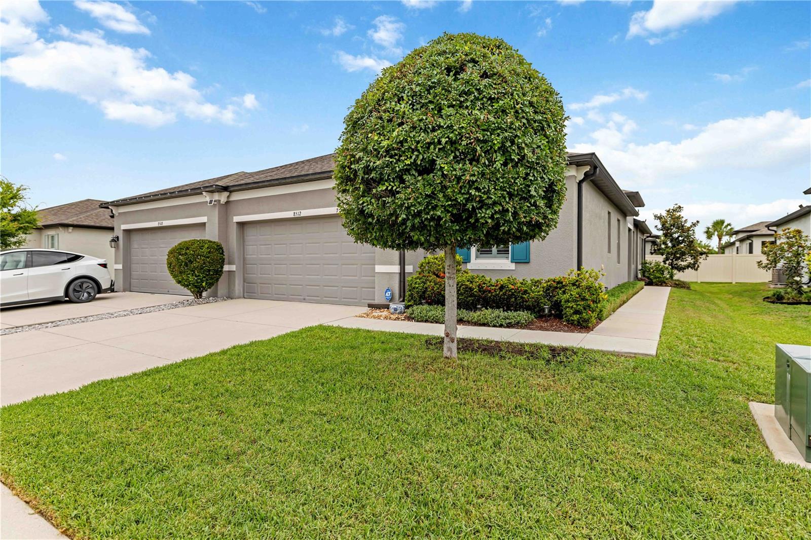 8512 CACHE DRIVE