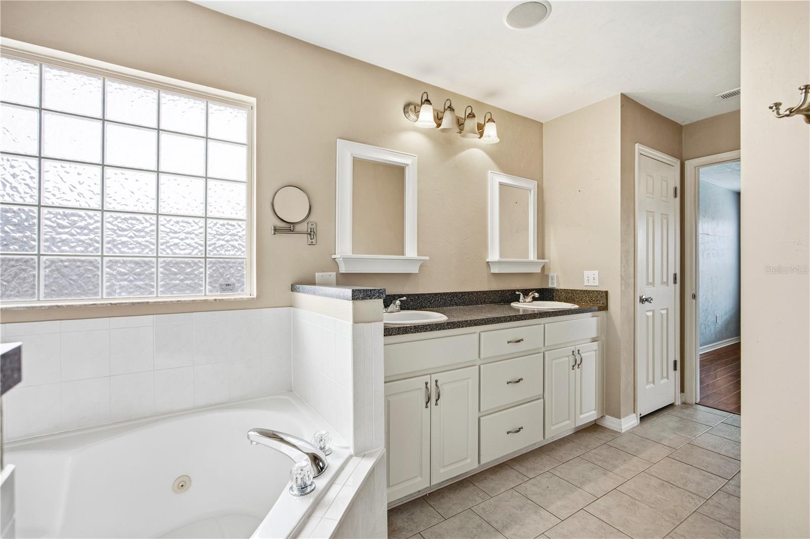 NEWTOWN 1894 PH 2 - Residential