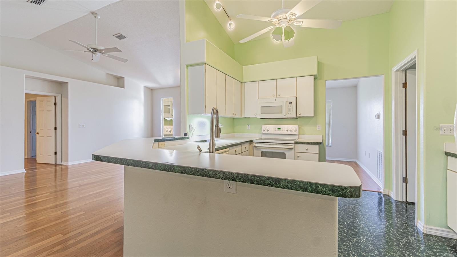 TAMPA BAY GOLF TENNIS CLUB PH 02A - Residential