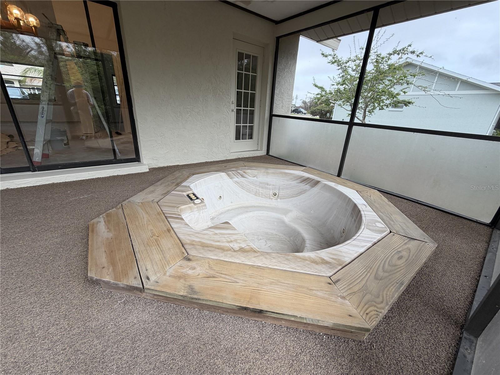 SOUTH VENICE - Residential