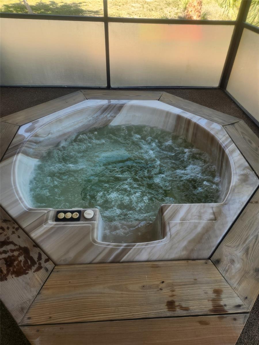 SOUTH VENICE - Residential