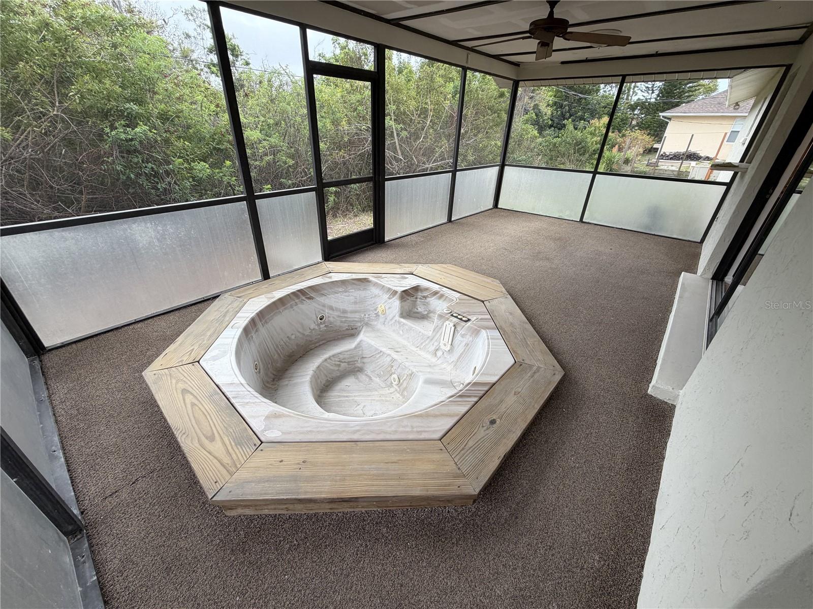 SOUTH VENICE - Residential