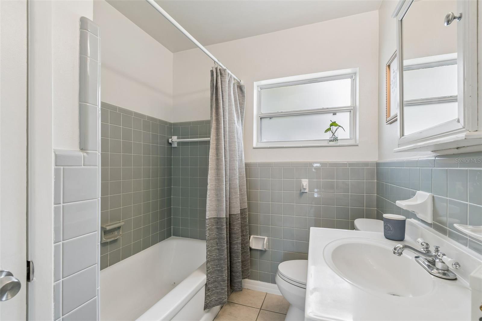 JUNGLE COUNTRY CLUB 4TH ADD - Residential