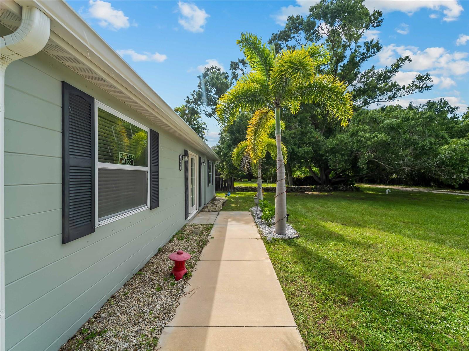 565 ELLIOT STREET, ENGLEWOOD, FL, 34223 4 565 ELLIOT STREET