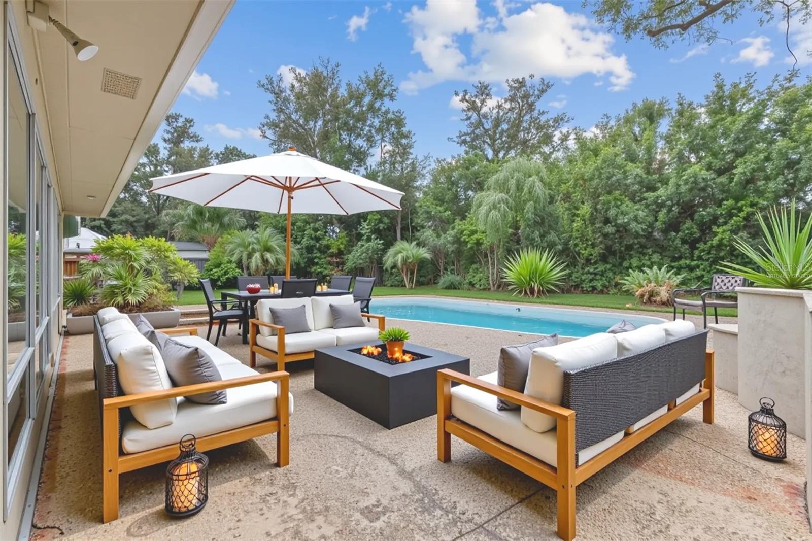 FAIRWAY ESTATES 8TH ADD - Residential