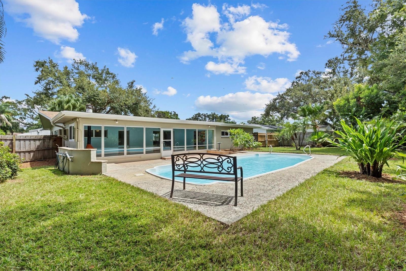 FAIRWAY ESTATES 8TH ADD - Residential
