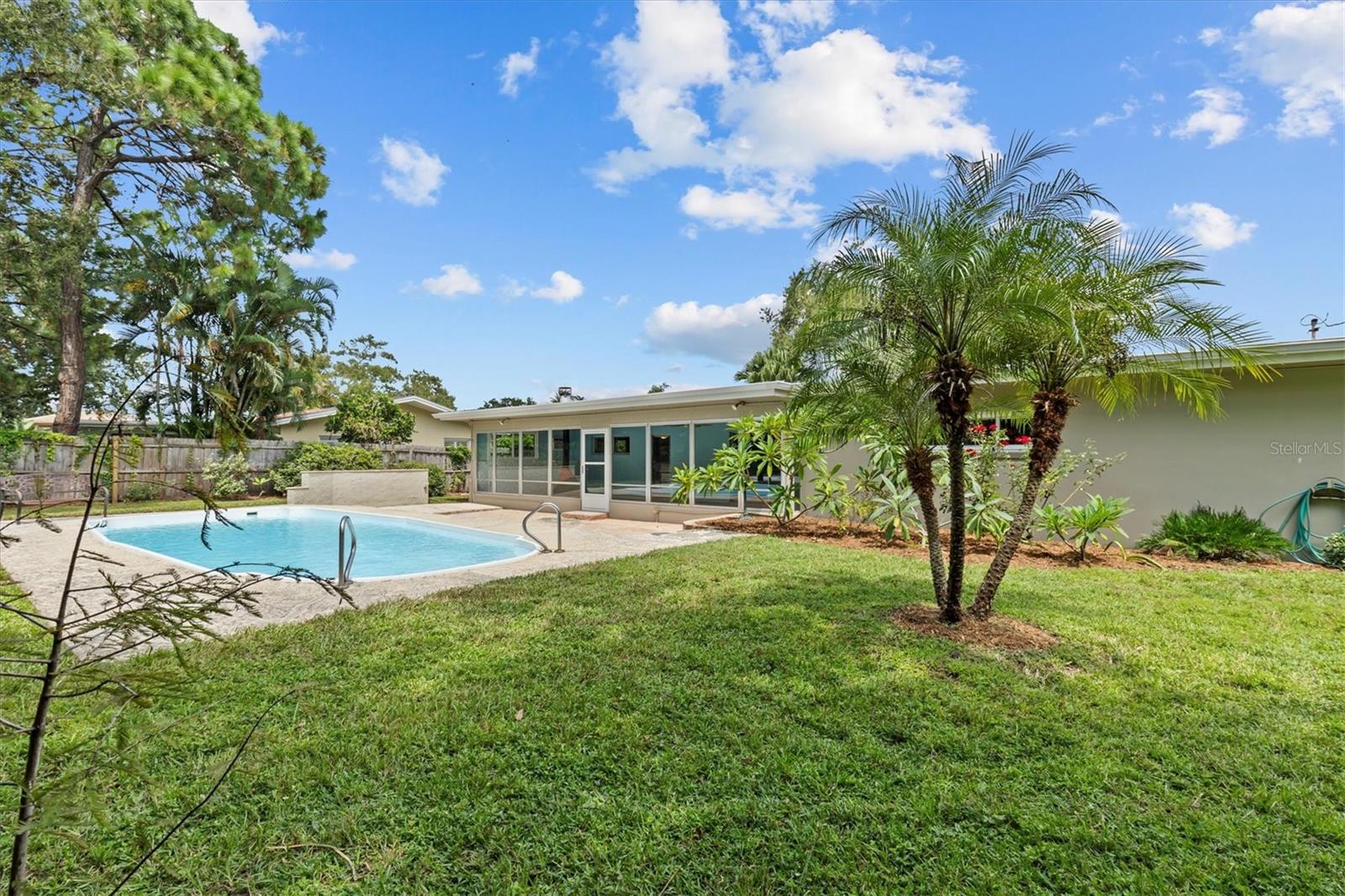 FAIRWAY ESTATES 8TH ADD - Residential