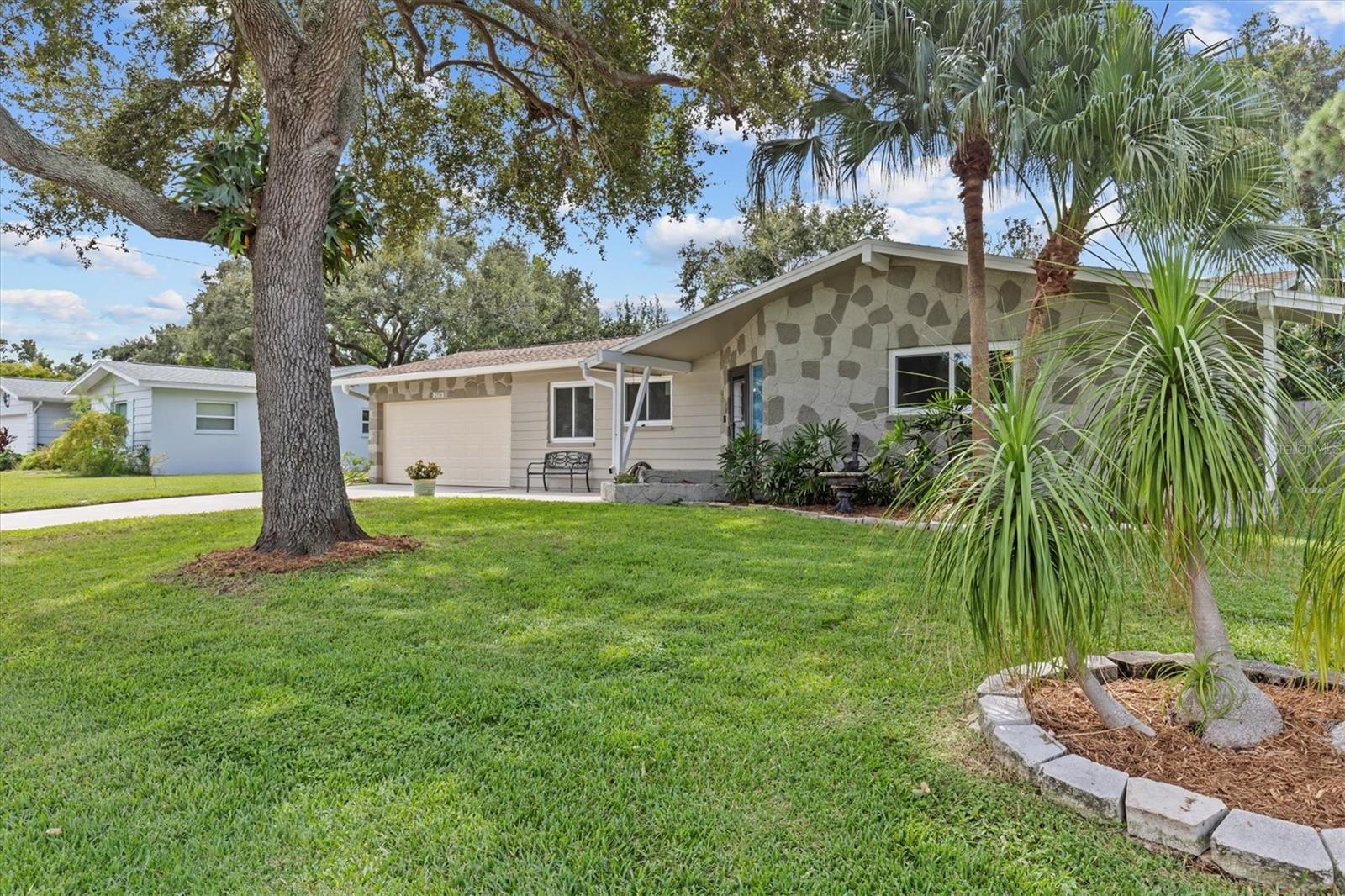 FAIRWAY ESTATES 8TH ADD - Residential