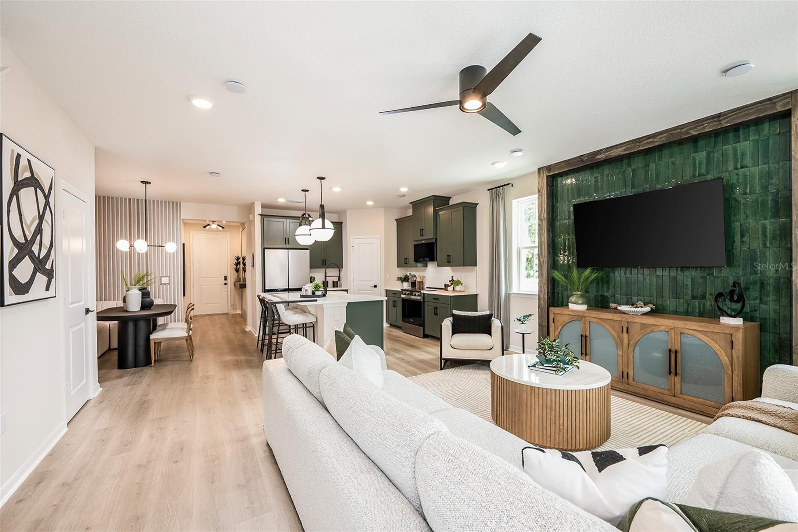 AULIN SQUARE - Residential