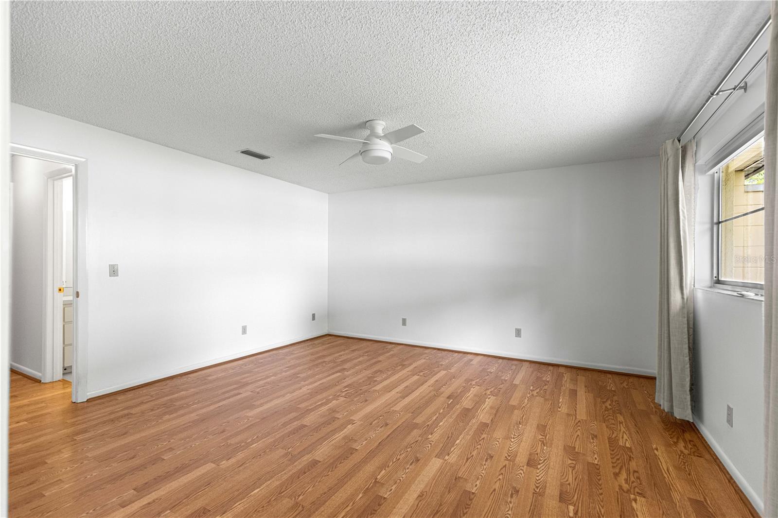 ON TOP OF THE WORLD - Residential