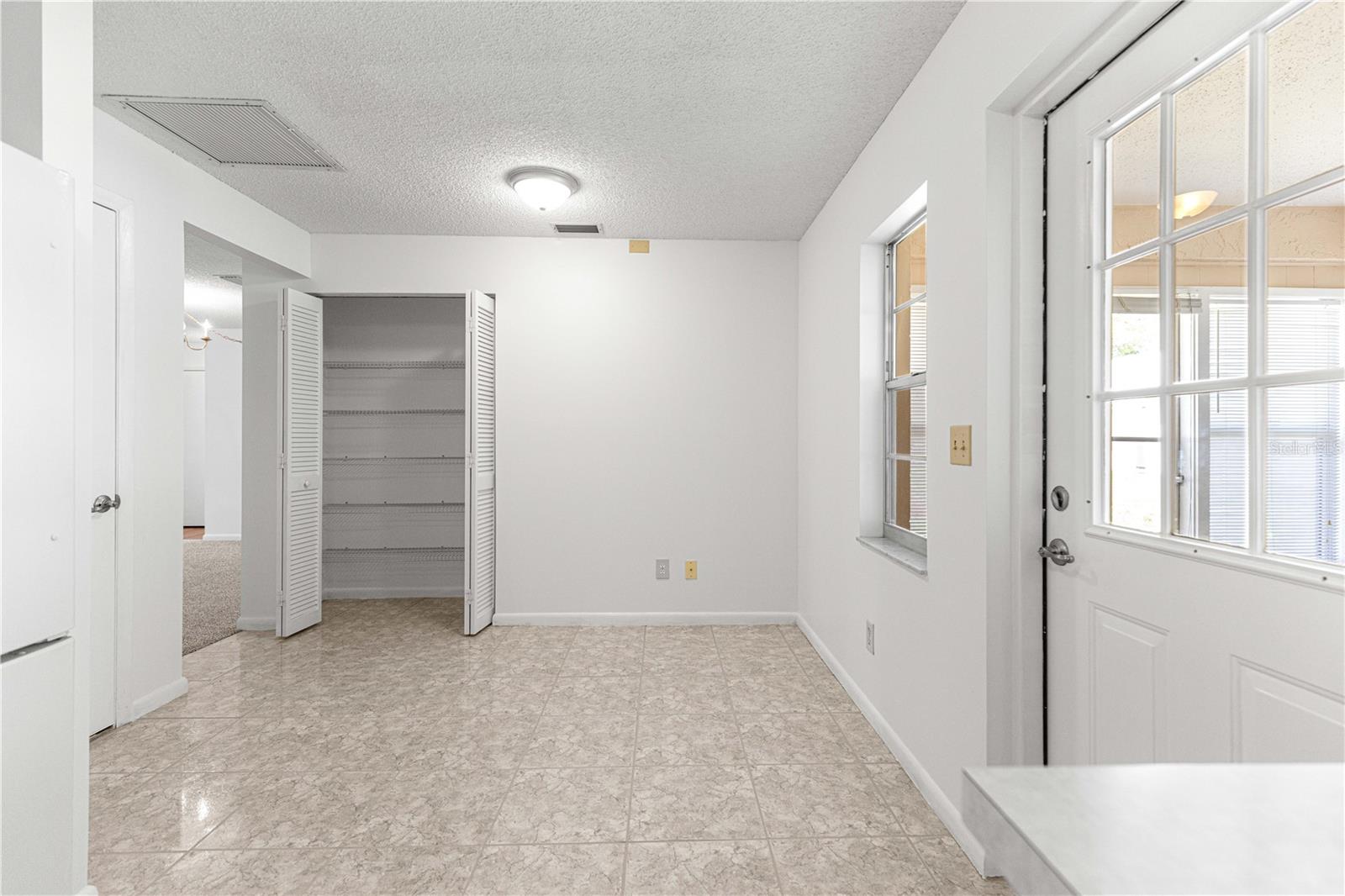 ON TOP OF THE WORLD - Residential