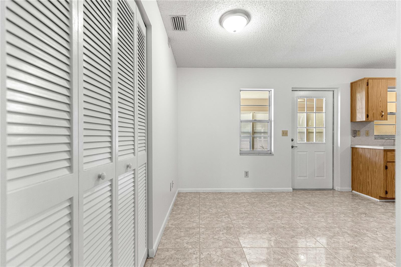 ON TOP OF THE WORLD - Residential