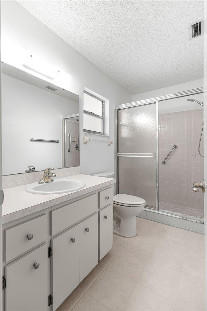 ON TOP OF THE WORLD - Residential