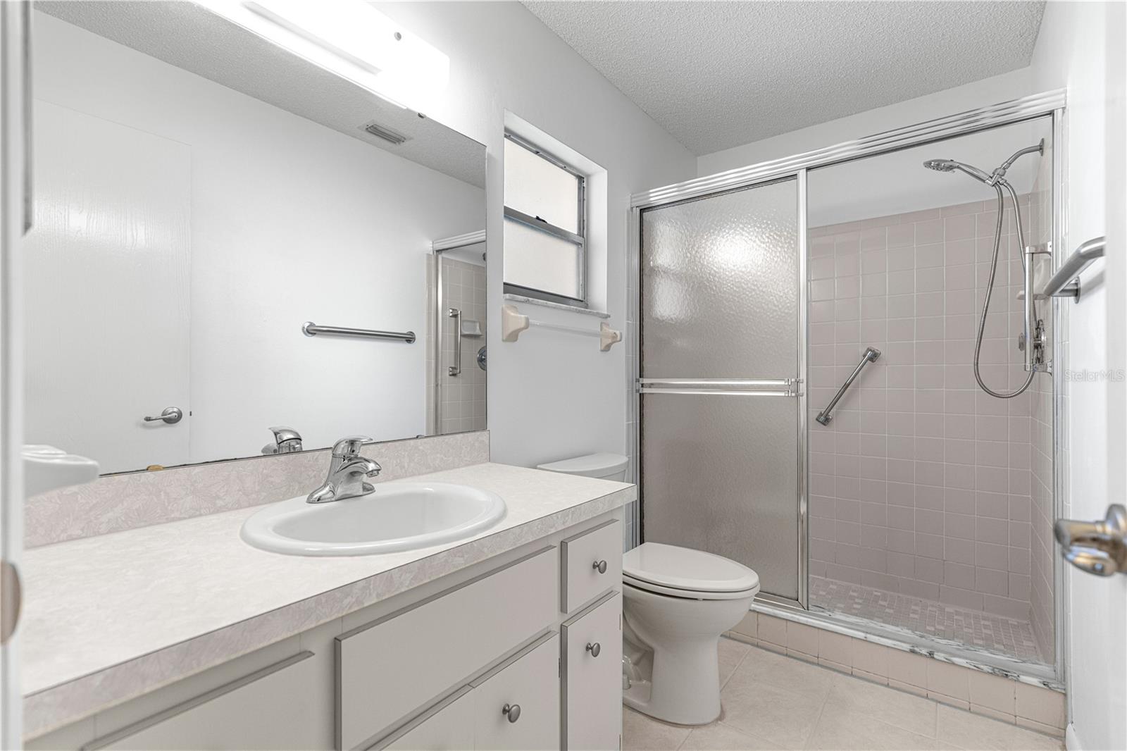 ON TOP OF THE WORLD - Residential