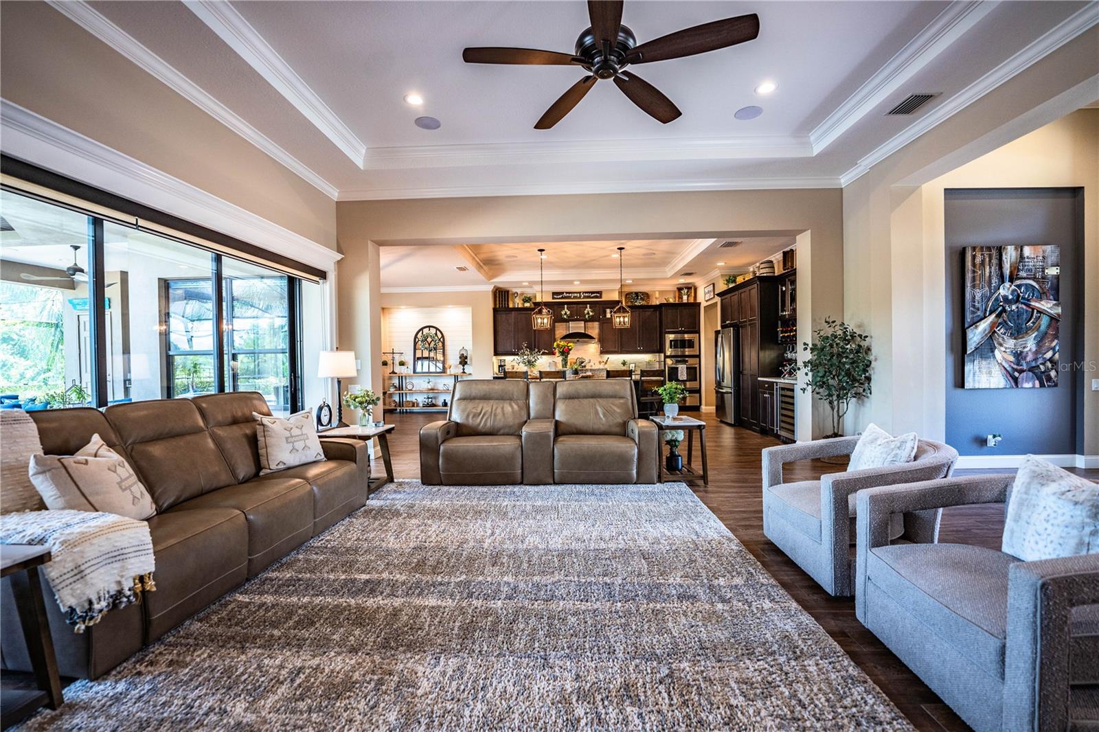 3913 GRANDEFIELD CIRCLE